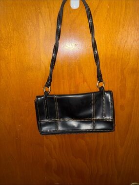 Nine West Black Shoulder Bag with Contrast Stitching